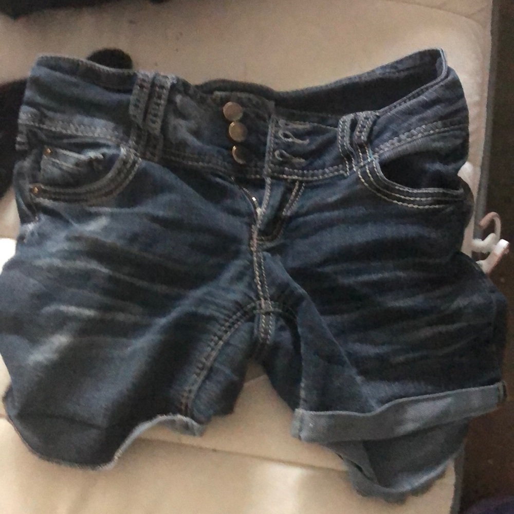 No Boundaries shorts
